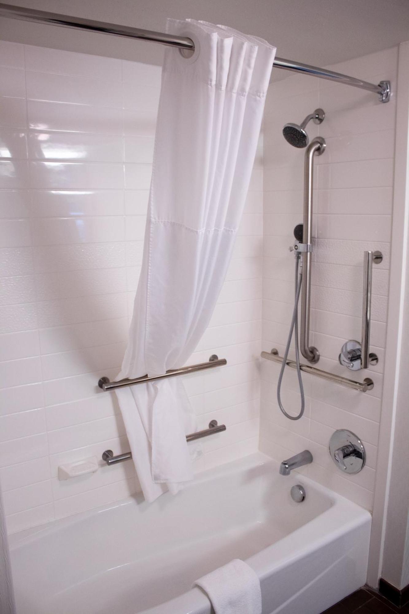 Hampton Inn & Suites Big Rapids, Mi Ngoại thất bức ảnh