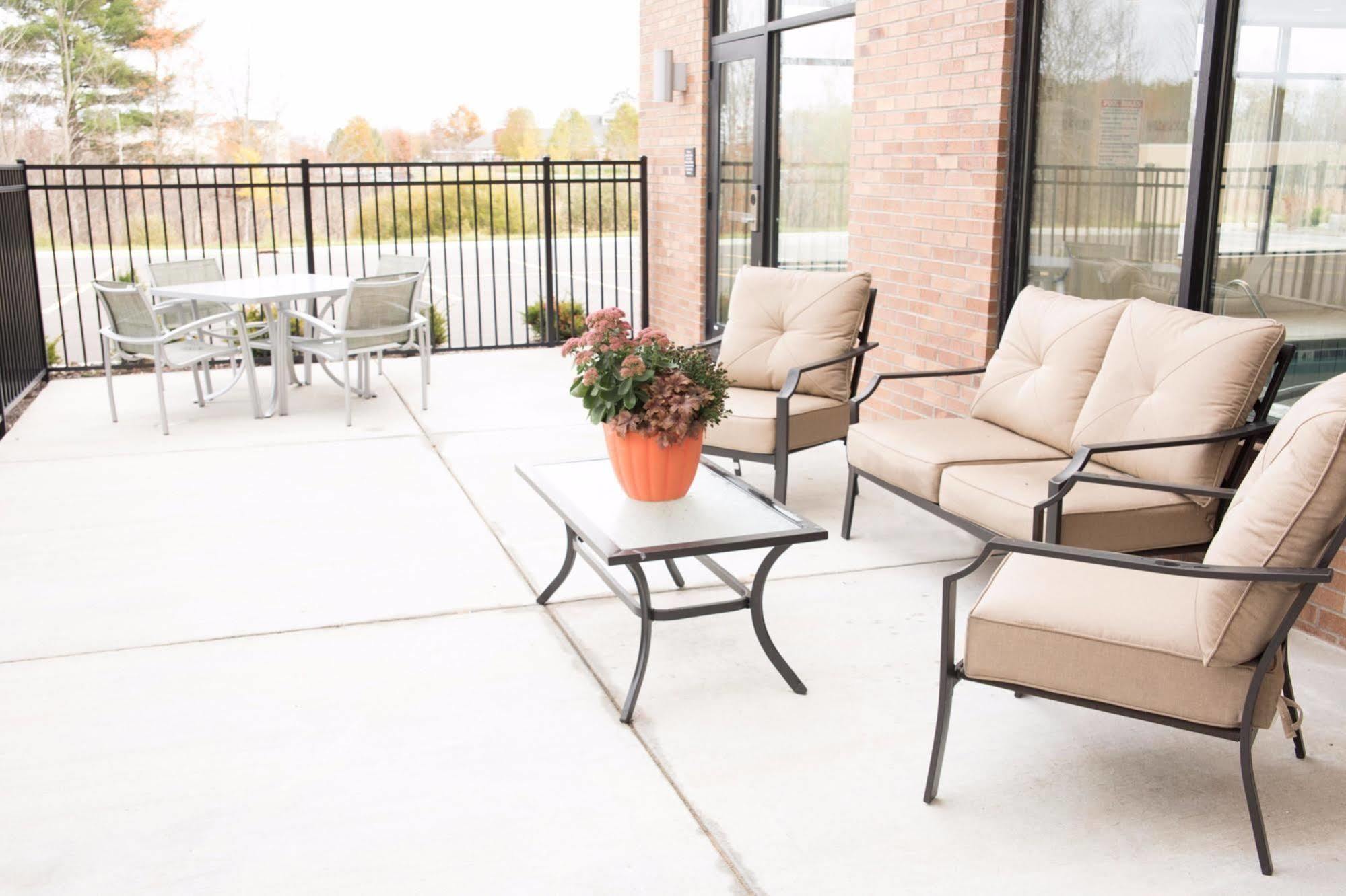 Hampton Inn & Suites Big Rapids, Mi Ngoại thất bức ảnh